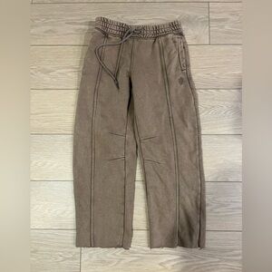 Free people movement sprint to the finish crop pants size xs